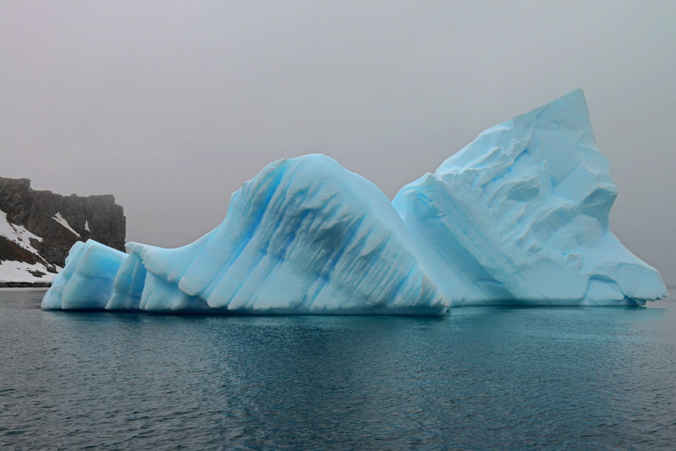 Iceberg, ou escultura, encalhada.