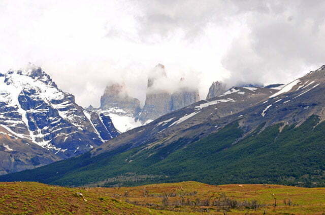 As 'torres'' del Paine estavam debaixo de nuvens...'