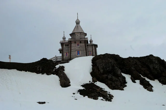 Igreja russa: o cedro para a construção foi trazido da Sibéria
