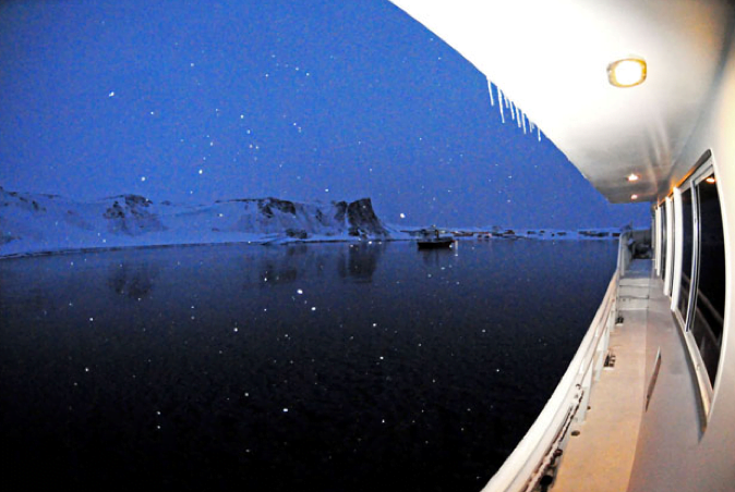 Viagem à Antártica: Ushuaia, Rei George, Ilhas Argentinas, imagem do convés do mar sem fim na antártica.
