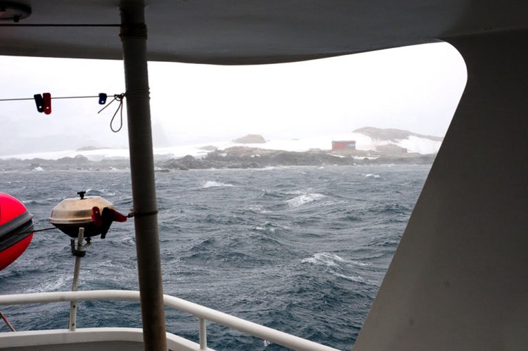 Viagem à Antártica, Trinity, Deception, Rei George, Cabo Horn, Ushuaia, imagem do mar sem fim na ilha Trinity, antártica