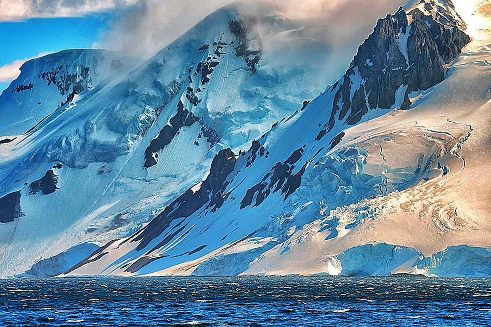 Antártica e diamantes, imagem de montanhas na antártica