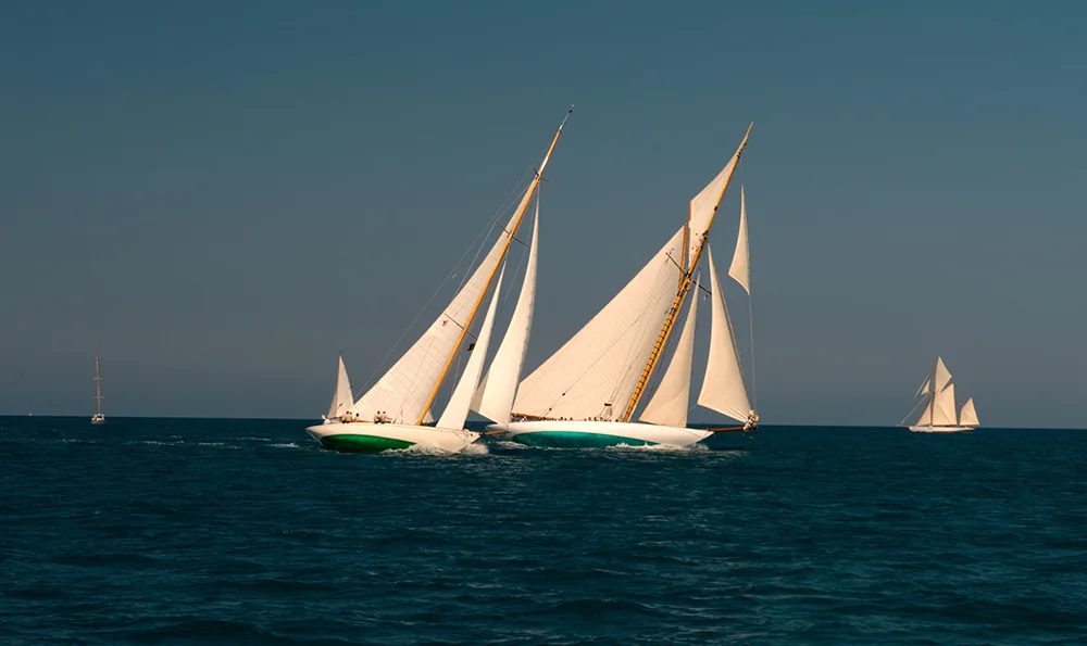 imagem de Dois classe 'J' na regata Pomerai, Mediterrâneo 