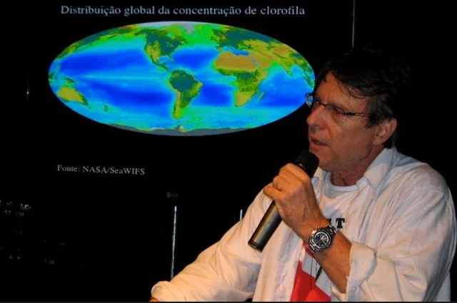 foto de frederico brandini, diretor do Depto de Oceanografia, da USP.