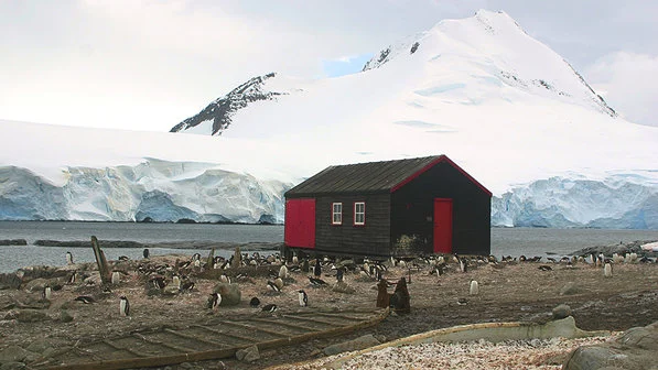 Turismo na Antártica pode ser uma ameaça, imagem de refúgio na antártica