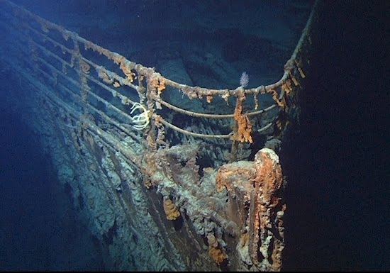 Fotos inéditas do Titanic, imagem da proa do Titanic naufragado