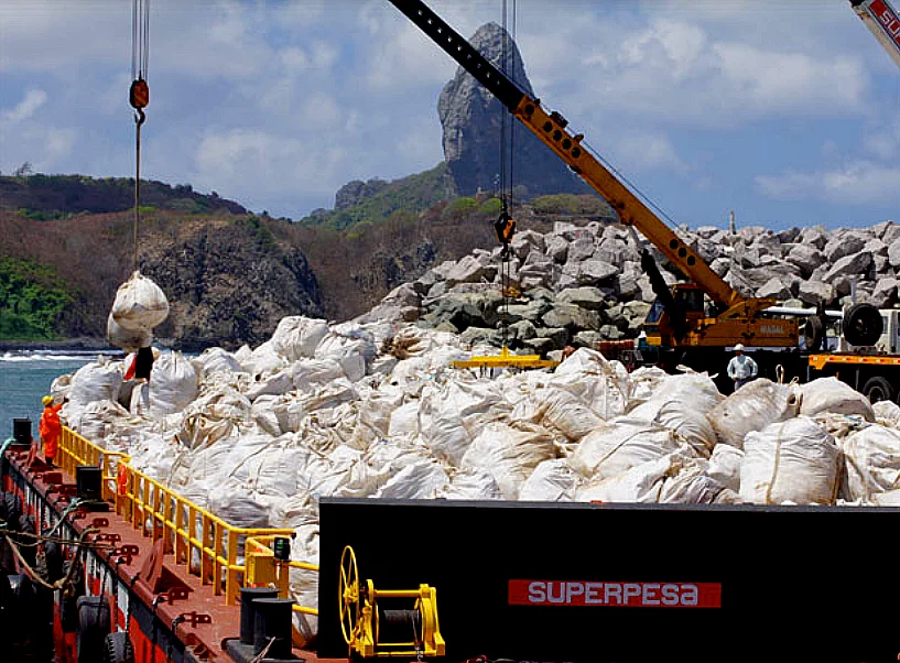 Fernando de Noronha: esgoto e outros problemas, imagem de lixo em fernando de noronha