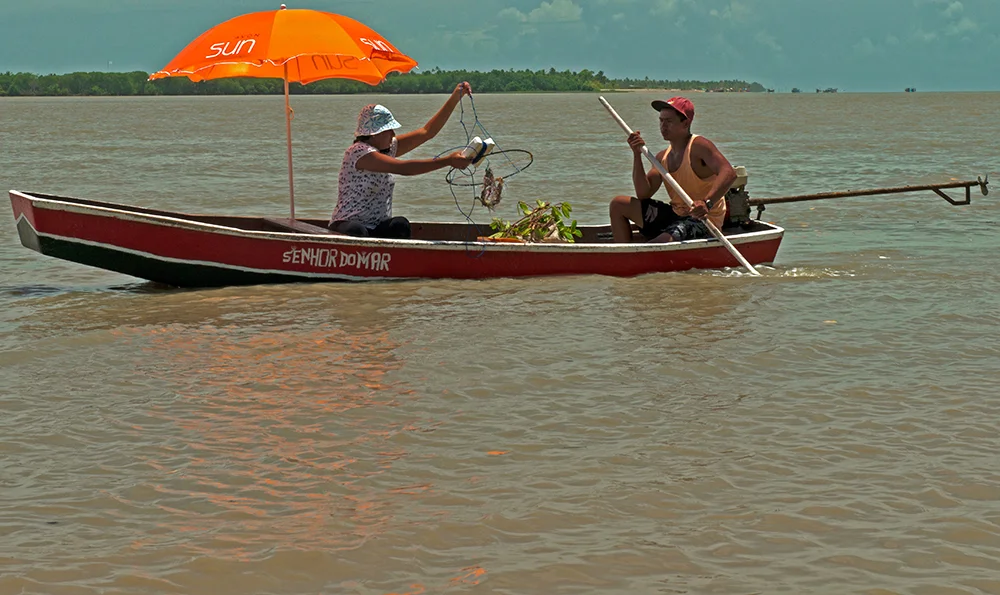 canoa no rio - Resex Cassurubá