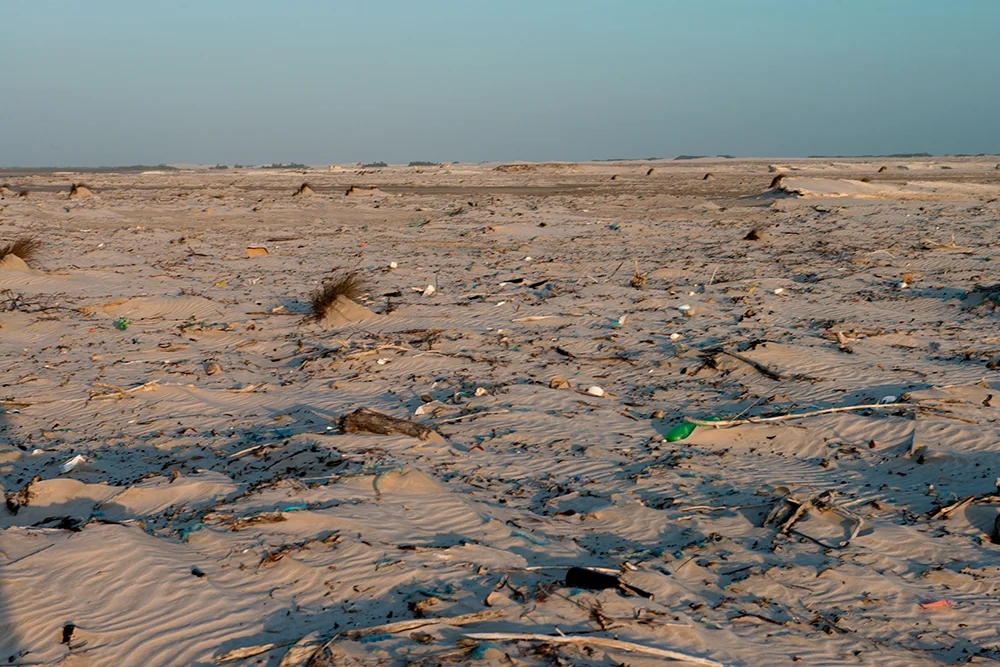 Lixo na praia dos Lençóis