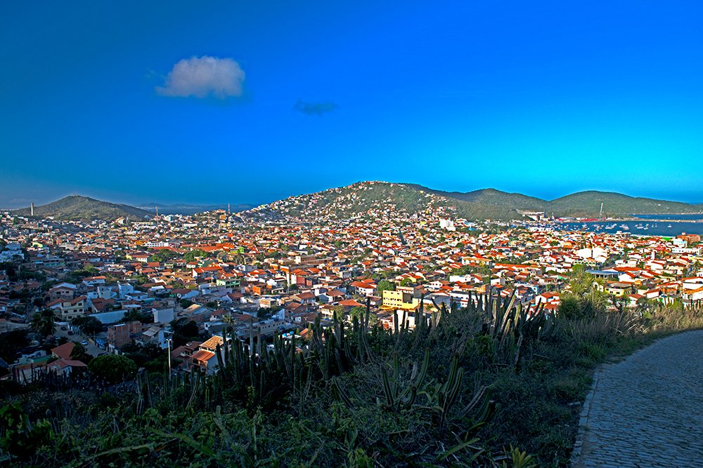 especulação imobiliária, imagem da cidade de arraial do cabo, rj