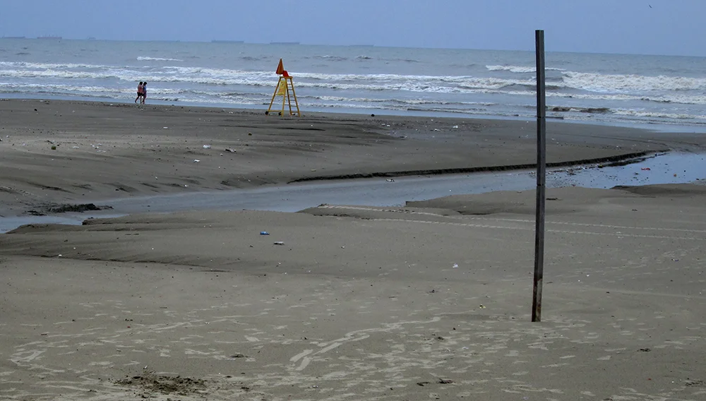 Praia Grande e esgoto, imagem de lixo na Praia Grande