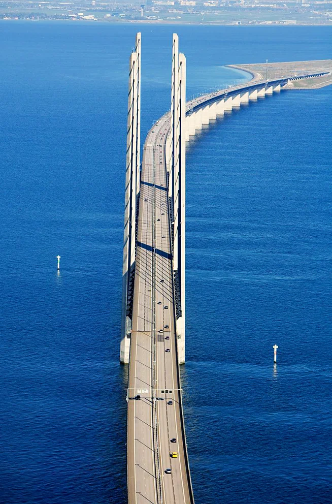 Ponte passa por baixo do oceano