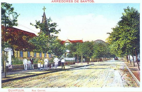 imagem de um cartão postal com Guarujá antigo