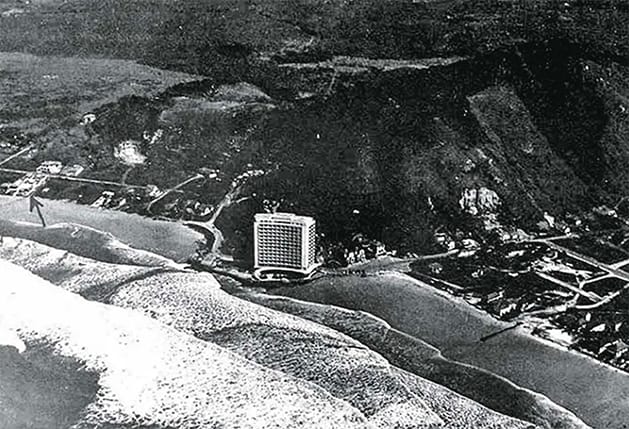 edifício Sobre as Ondas em foto do passado