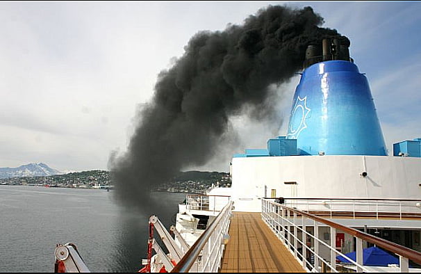 imagem de poluição por navio