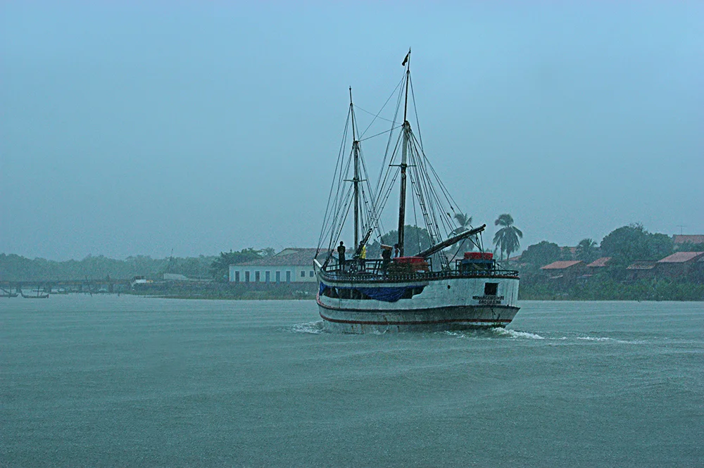 Litoral de São Luís, imagem de barco em alcântara