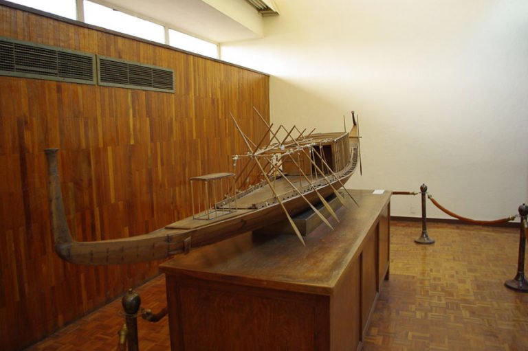 imagem do barco de Khofu ao tempo dos Egípcios e a navegação