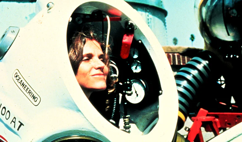 imagem de Sylvia Earle dentro de um mini- submarino