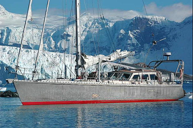 imagem do veleiro Antartic Explorer