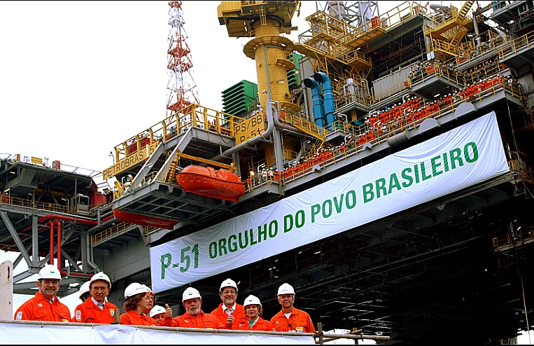 imagem da platforms P- 51, da Petrobras