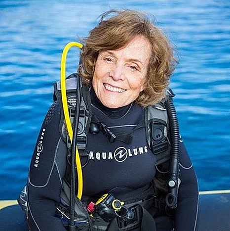 imagem de Sylvia Earle com roupa de mergulho