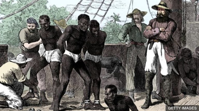 gravura de escravos em navio negreiro