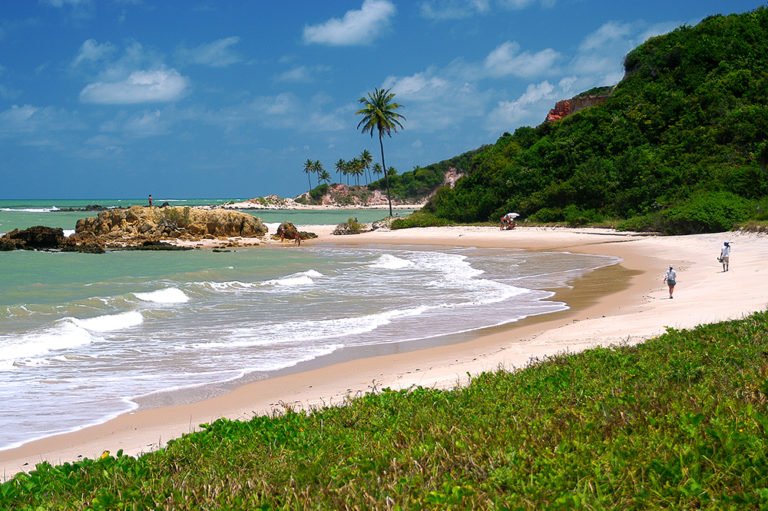 imagem da praia de Tabatinga não destruída graças a Constituição estadual da Paraíba
