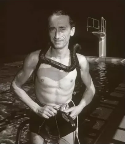 imagem do jovem Jacques Cousteau