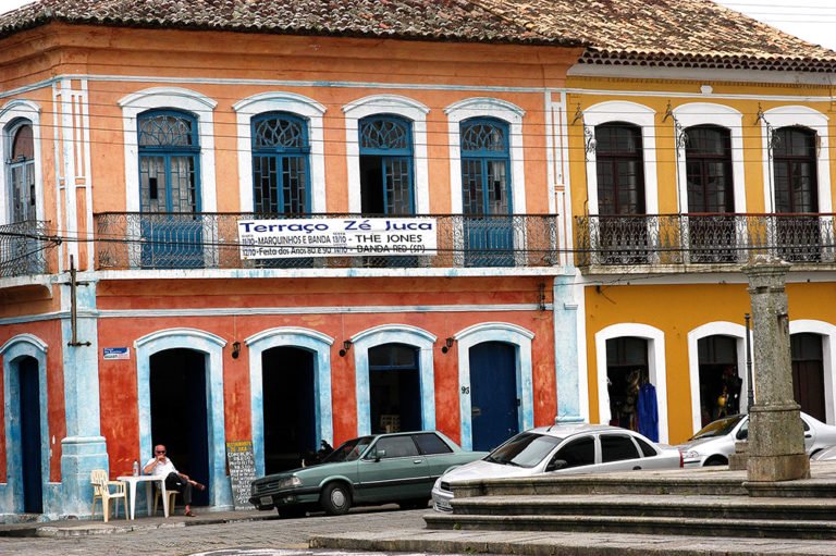 imagem de casarão colonial em Iguape, Litoral centro, e sul de São Paulo