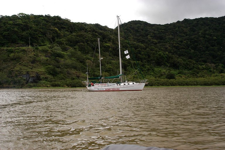 imagem do veleiro Mar Sem Fim no Ribeira de Iguape, Litoral centro, e sul de São Paulo
