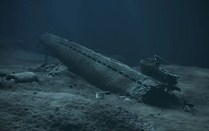 imagem de submarino naufragado no litoral da noruega