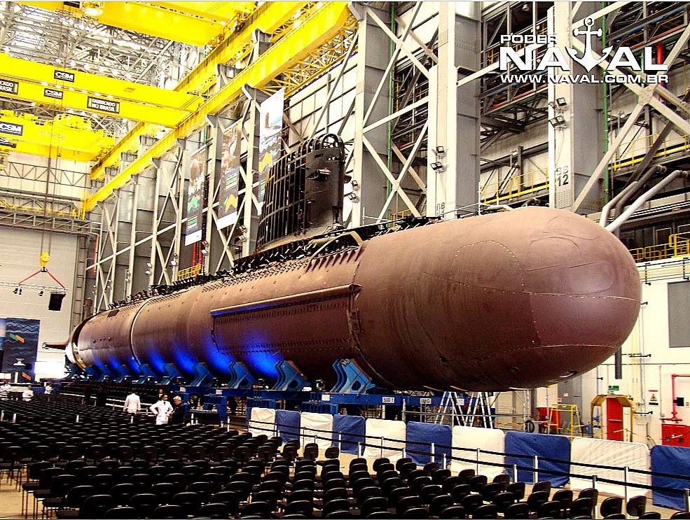 imagem do submarino riachuelo sendo construído 