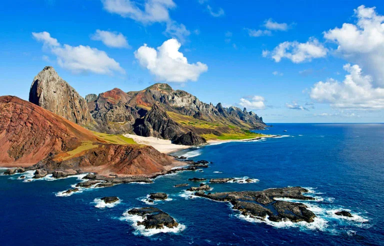 imagem da ilha de Trindade, do arquipélago de Trindade e Martim Vaz