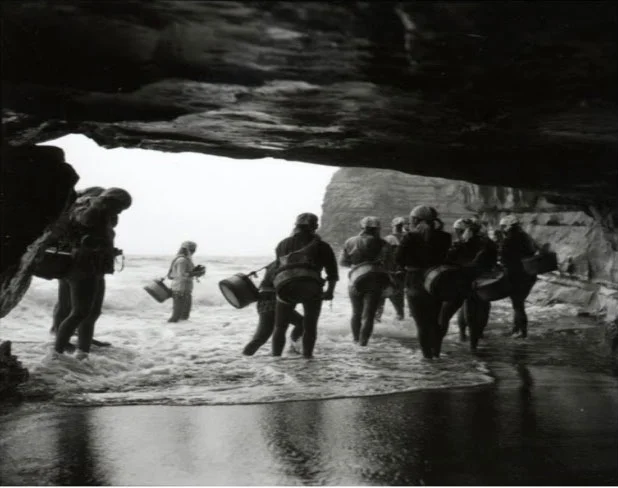 imagem de grutas das Ama, últimas sereias do mar japonesas
