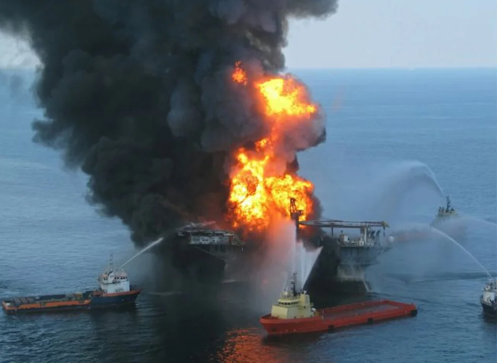 imagem do acidente da BP n golfo do México