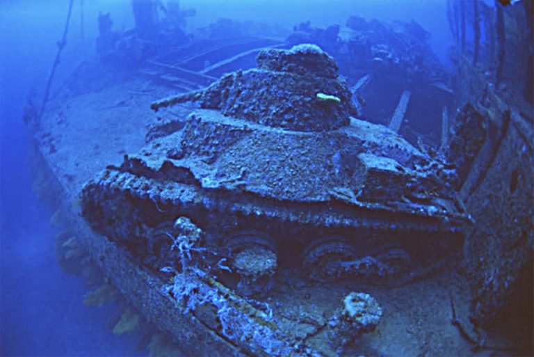 imagem de naufrágio da segunda guerra em Palau
