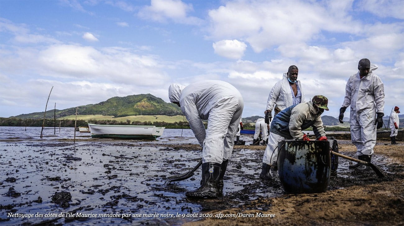 imagem de poluição por derrame de óleo nas Ilhas Maurício