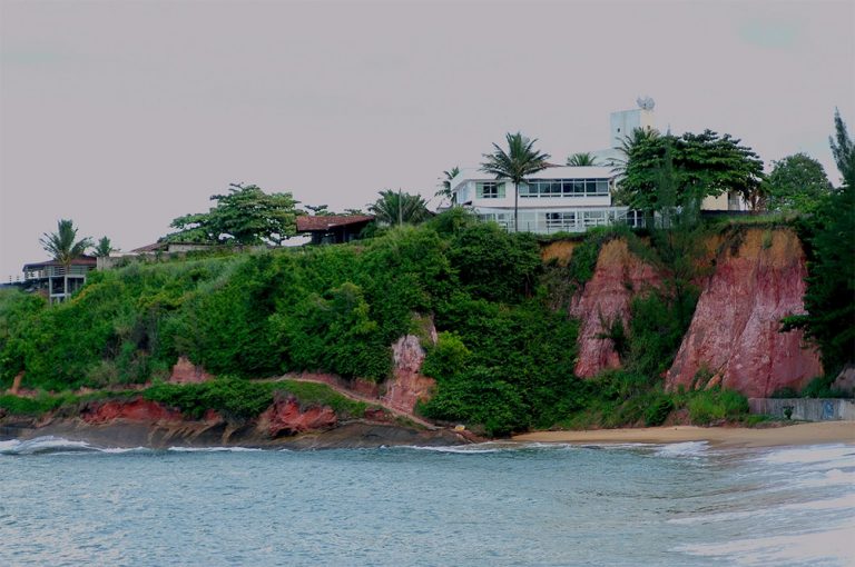 falésia em Guarapari, ES