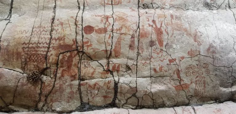 Imagem de arte rupestre na Amazônia