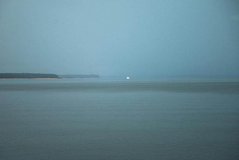 Imagem de gaiola no rio Arapiuns