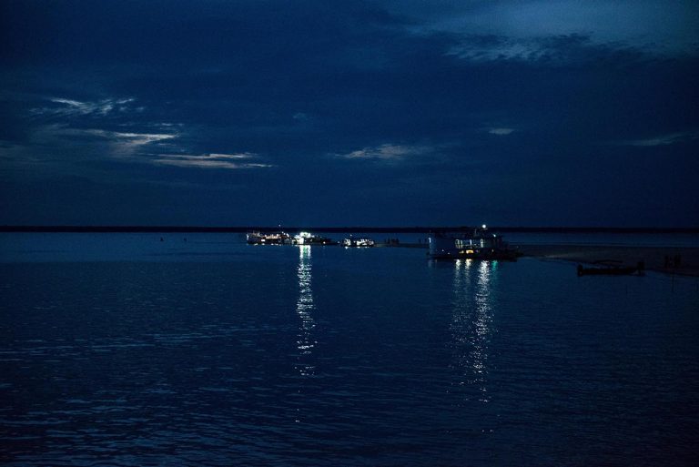 Imagem de gaiolas no Tapajós