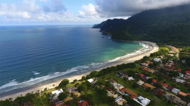 Imagem da praia de Guaecá