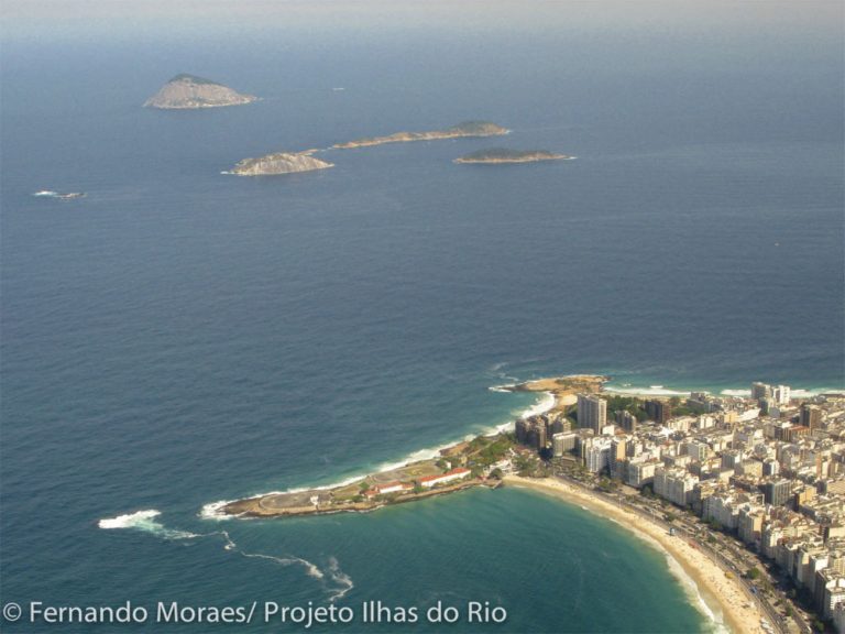 Imagem da Ponta do Arpoador e as ilhas Cagarras, RJ