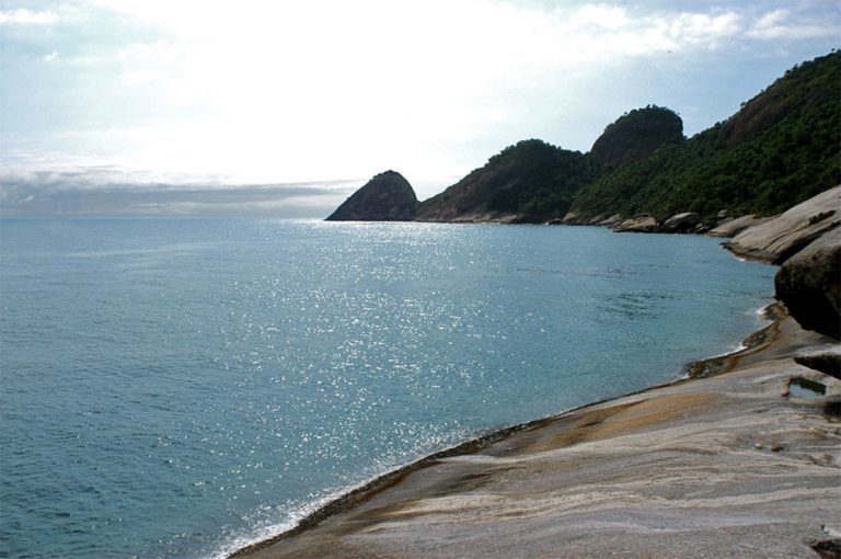 Imagem da ilha de Alcatrazes
