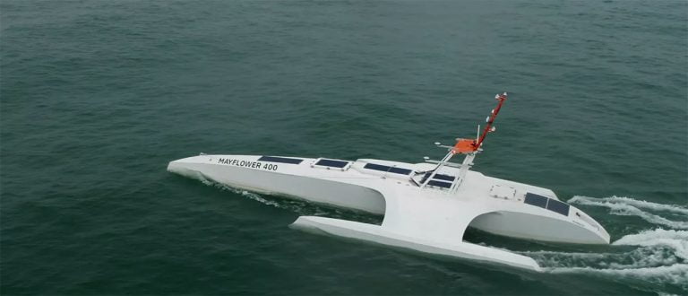 Imagem do primeiro barco autônomo do mundo