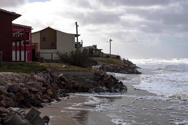 Imagem de erosão no litoral gaúcho