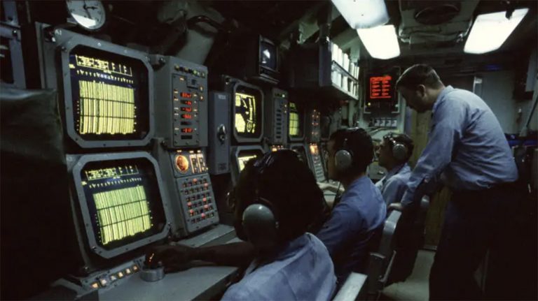 Imagem de interior de submarino