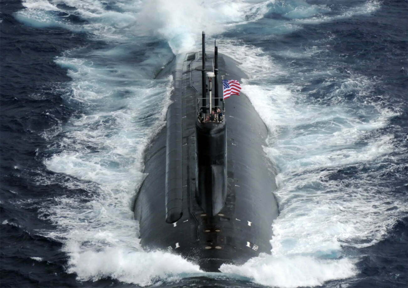 Imagem do submarino nuclear USS Connecticut