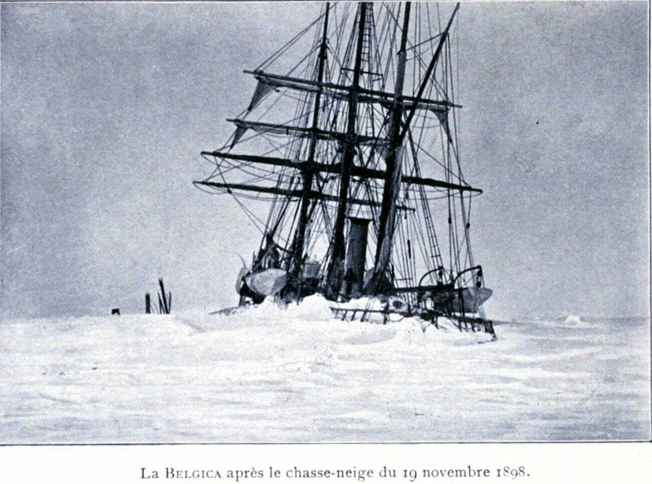 O Navio Bélgica preso no gelo