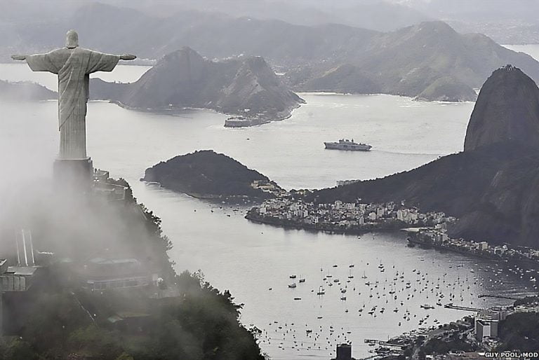 HMS Ocean no Rio de Janeiro